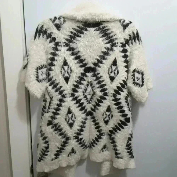 Lauren Michelle Cardigan Aztec Print - Picture 1 of 4